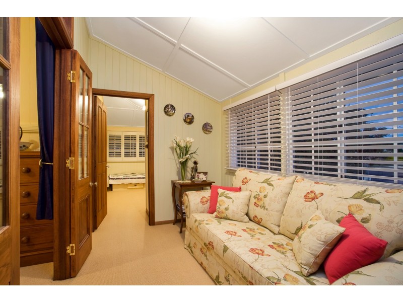 97 Prince Edward Parade, Scarborough QLD 4020
