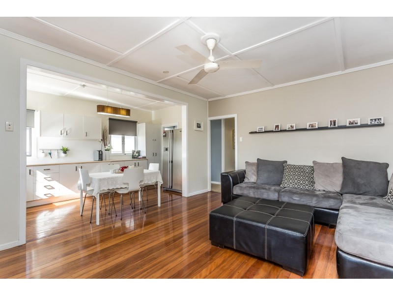 16 Essey Street, Clontarf QLD 4019