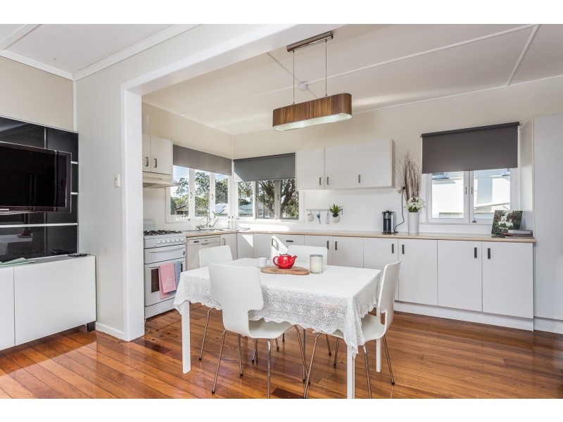 16 Essey Street, Clontarf QLD 4019