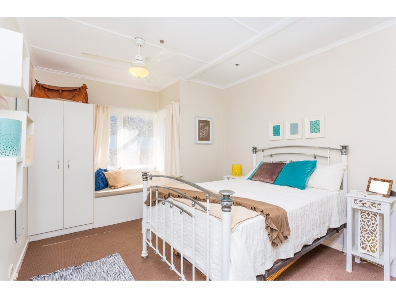 16 Essey Street, Clontarf QLD 4019