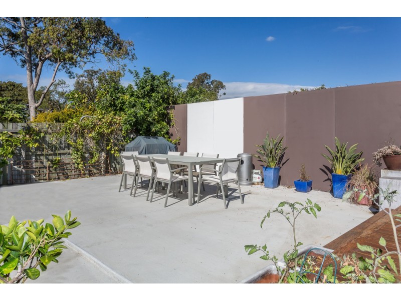 16 Essey Street, Clontarf QLD 4019