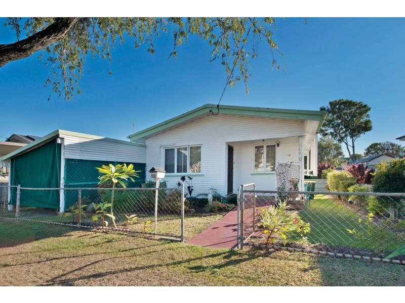 22 Bank Street, Margate QLD 4019