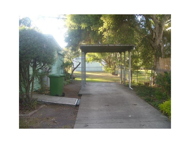 16 Grace Street, Scarborough QLD 4020