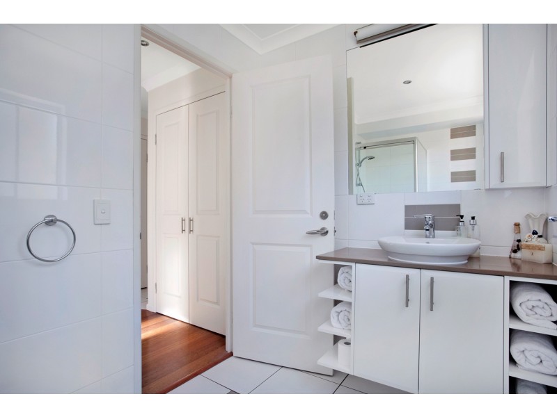 1/6 Georgina Street, Woody Point QLD 4019