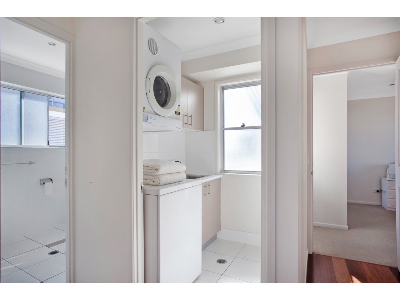 1/6 Georgina Street, Woody Point QLD 4019