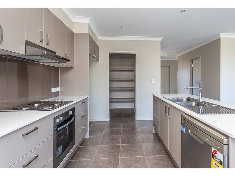 109 Eversleigh Road, Scarborough QLD 4020