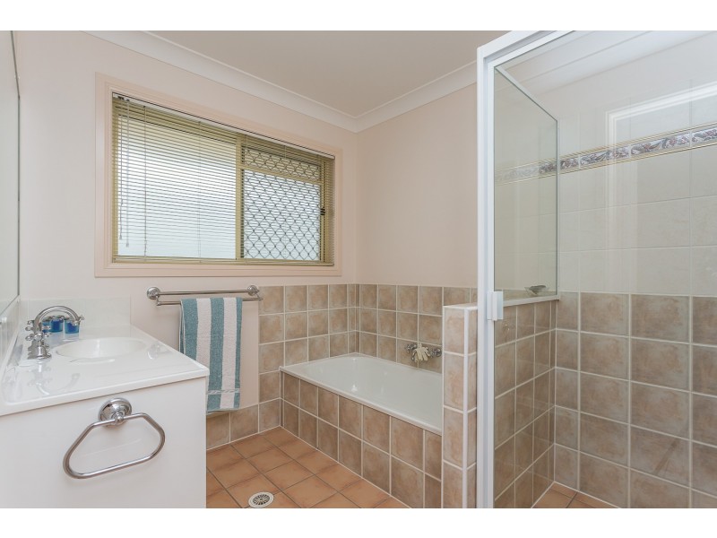 25 Chilton Cresent, North Lakes QLD 4509