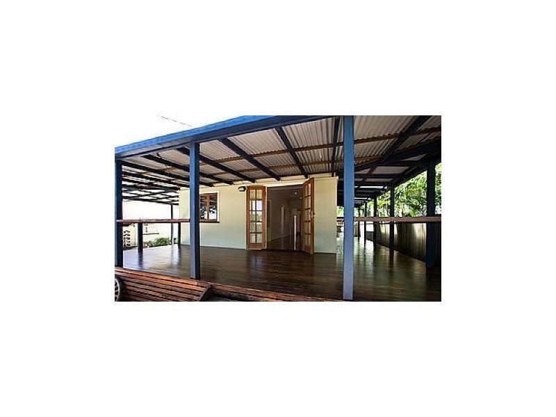 124 Arthur Street, Woody Point QLD 4019