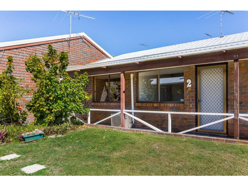 2/124 Oxley Avenue, Woody Point QLD 4019