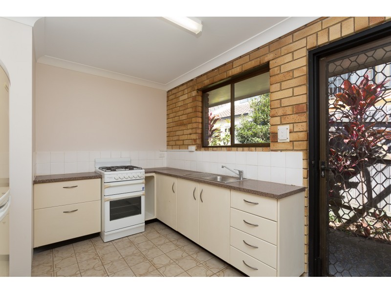 2/124 Oxley Avenue, Woody Point QLD 4019