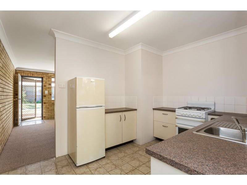2/124 Oxley Avenue, Woody Point QLD 4019