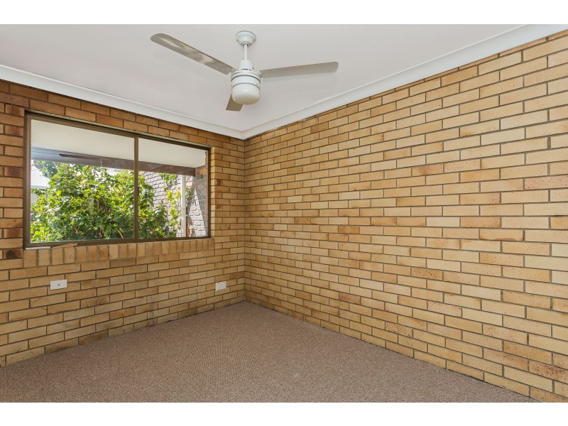 2/124 Oxley Avenue, Woody Point QLD 4019
