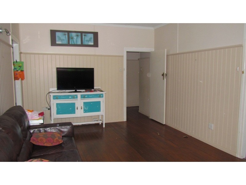 16 Bramble Street, Woody Point QLD 4019