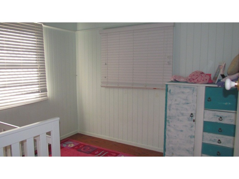 16 Bramble Street, Woody Point QLD 4019