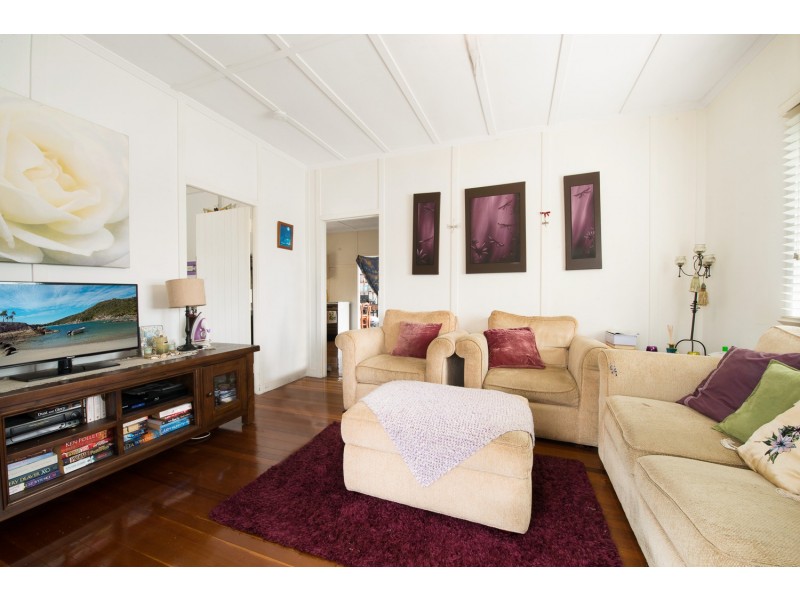 90 Oxley Avenue, Woody Point QLD 4019