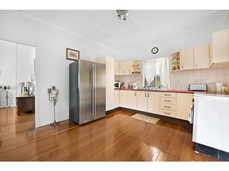 90 Oxley Avenue, Woody Point QLD 4019