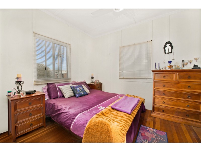 90 Oxley Avenue, Woody Point QLD 4019