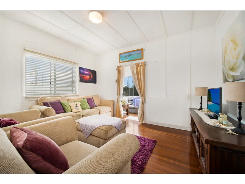 90 Oxley Avenue, Woody Point QLD 4019