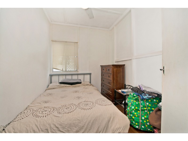 90 Oxley Avenue, Woody Point QLD 4019