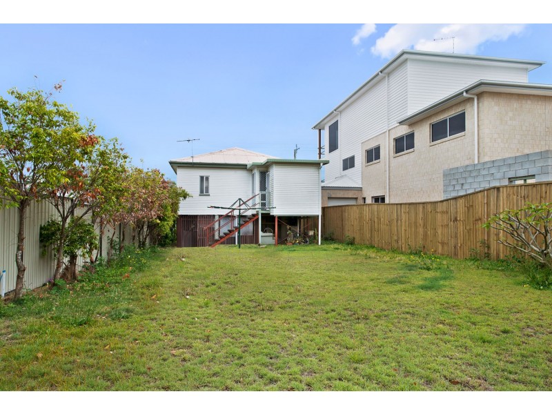 90 Oxley Avenue, Woody Point QLD 4019