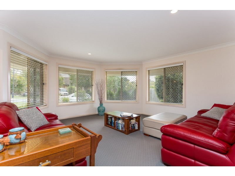 25 Chilton Crescent, North Lakes QLD 4509