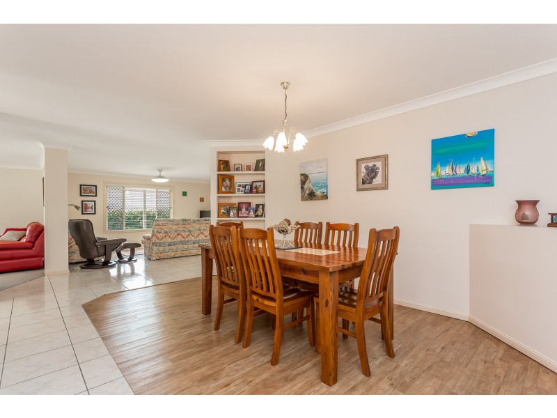 25 Chilton Crescent, North Lakes QLD 4509