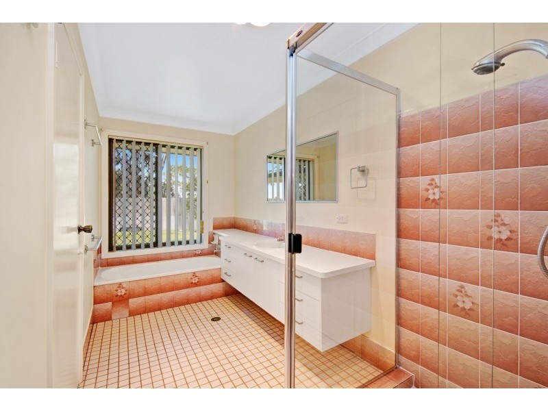76 Cambridge Street, Rothwell QLD 4022