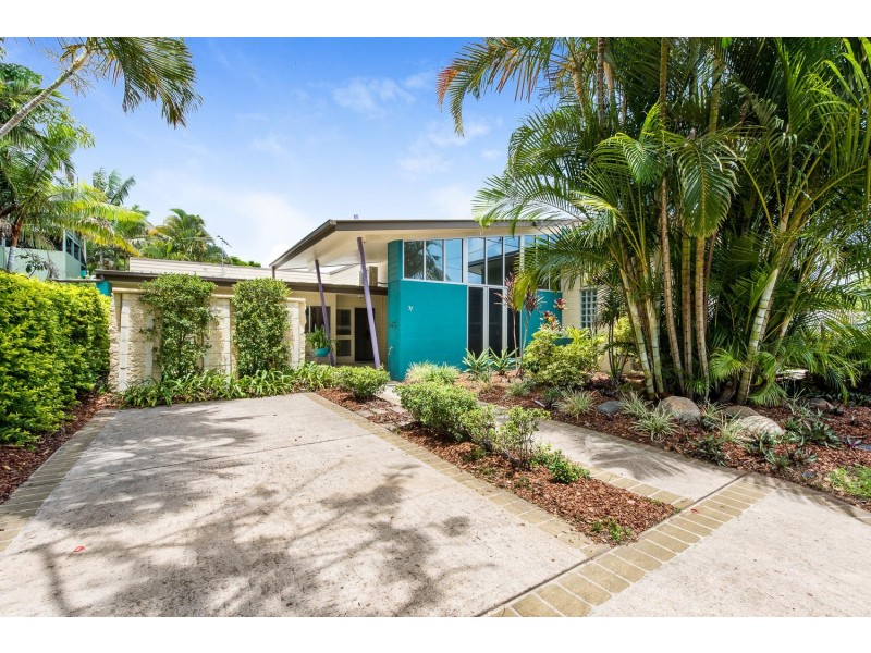 37 King Street, Woody Point QLD 4019