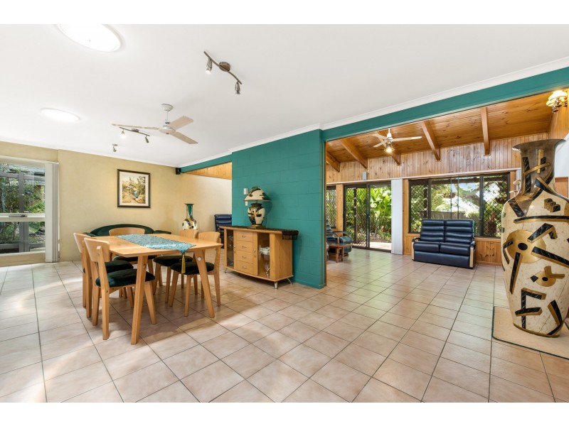 37 King Street, Woody Point QLD 4019