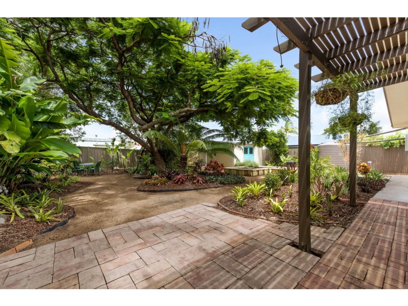 37 King Street, Woody Point QLD 4019