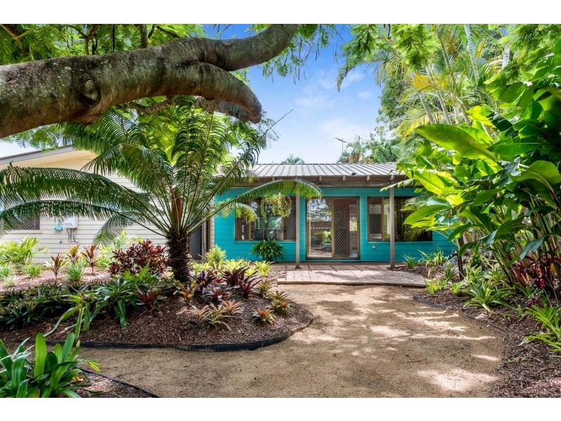 37 King Street, Woody Point QLD 4019