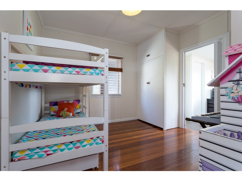 22 Sorrento Street, Margate QLD 4019
