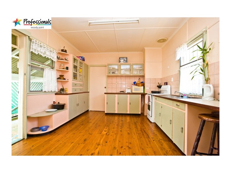 80 Ellen Street, Woody Point QLD 4019