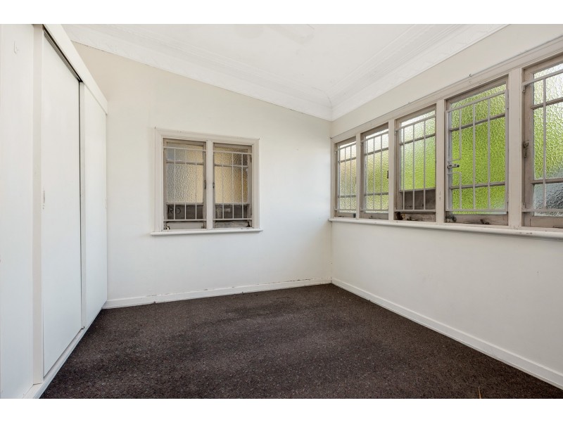 1 Bank Street, Margate QLD 4019