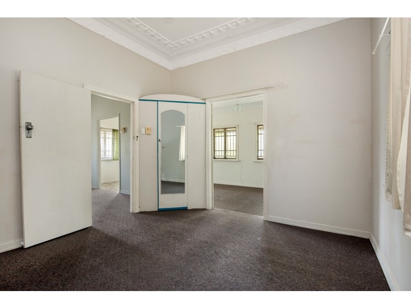 1 Bank Street, Margate QLD 4019