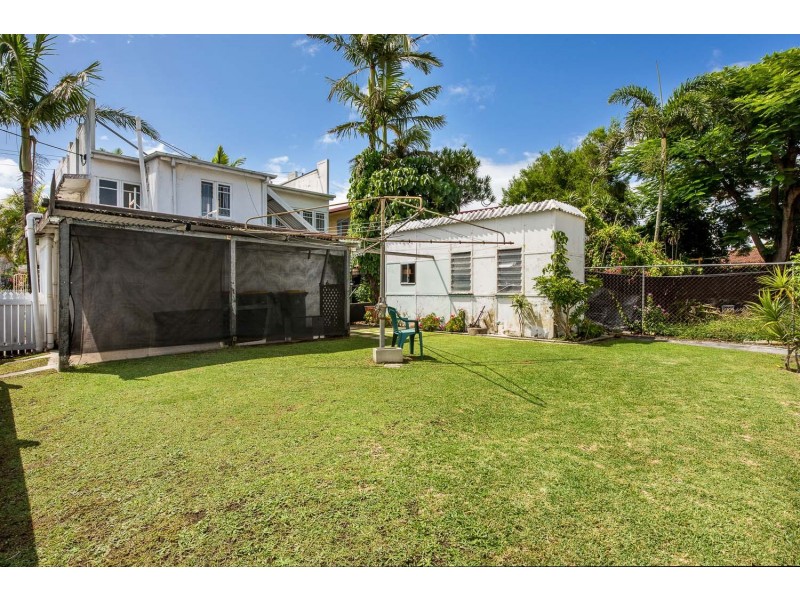 1 Bank Street, Margate QLD 4019