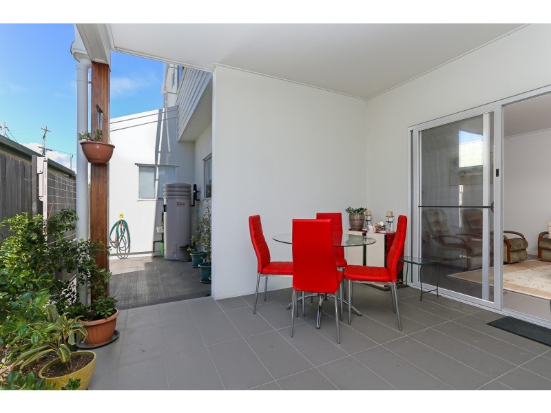 1/10 Thompson Crescent, Clontarf QLD 4019