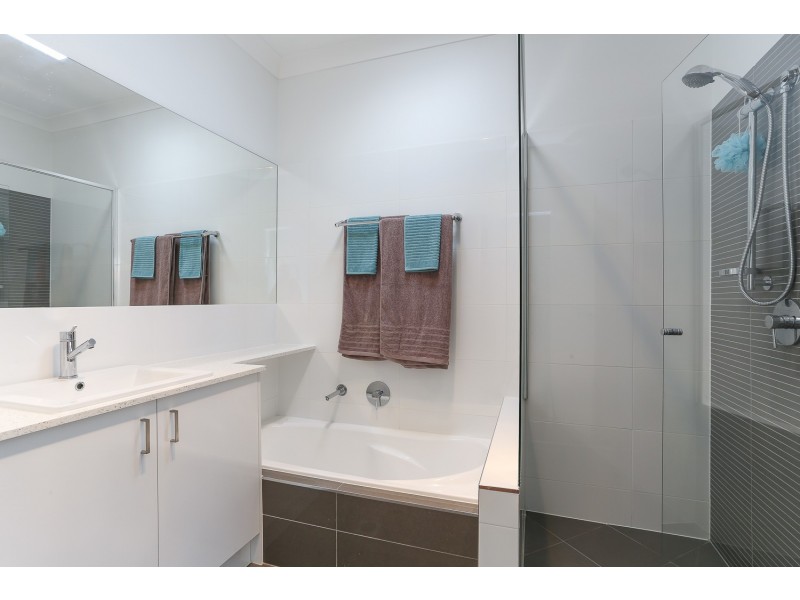 1/10 Thompson Crescent, Clontarf QLD 4019