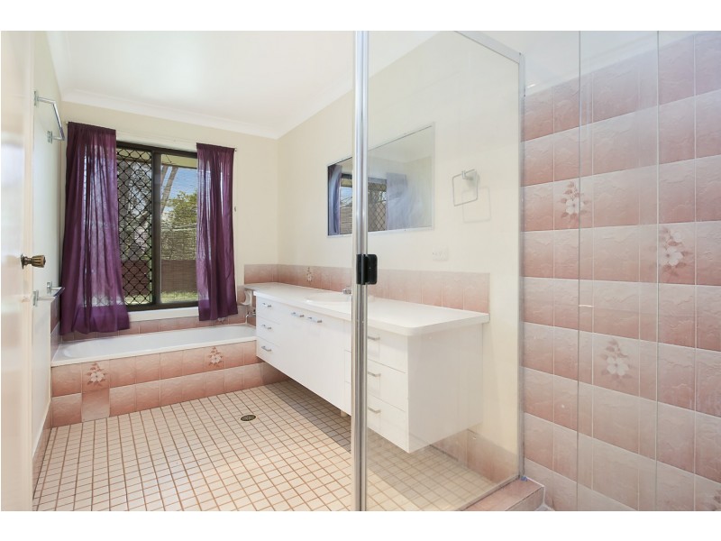 76 Cambridge Street, Rothwell QLD 4022