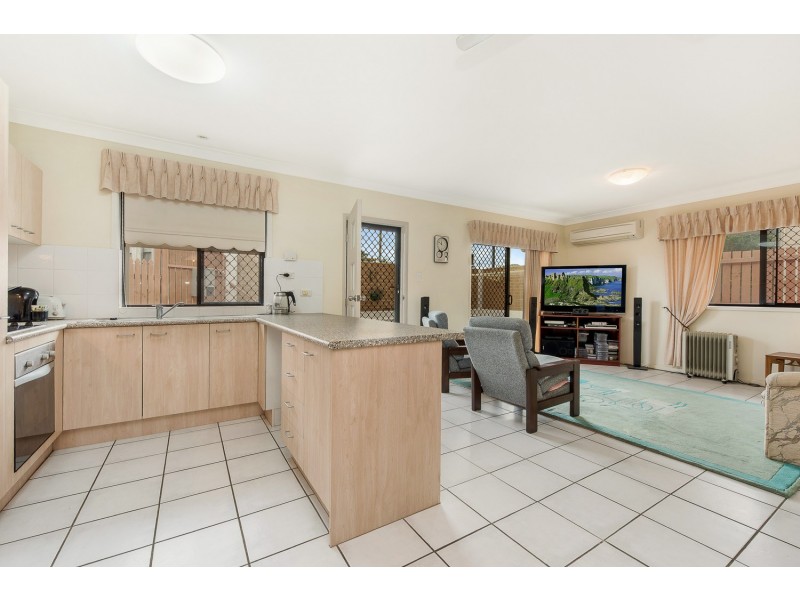 2/526 Oxley Avenue, Redcliffe QLD 4020