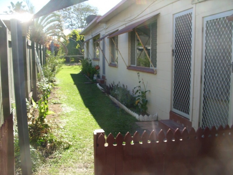 2/22 Hardiman Street, Woody Point QLD 4019