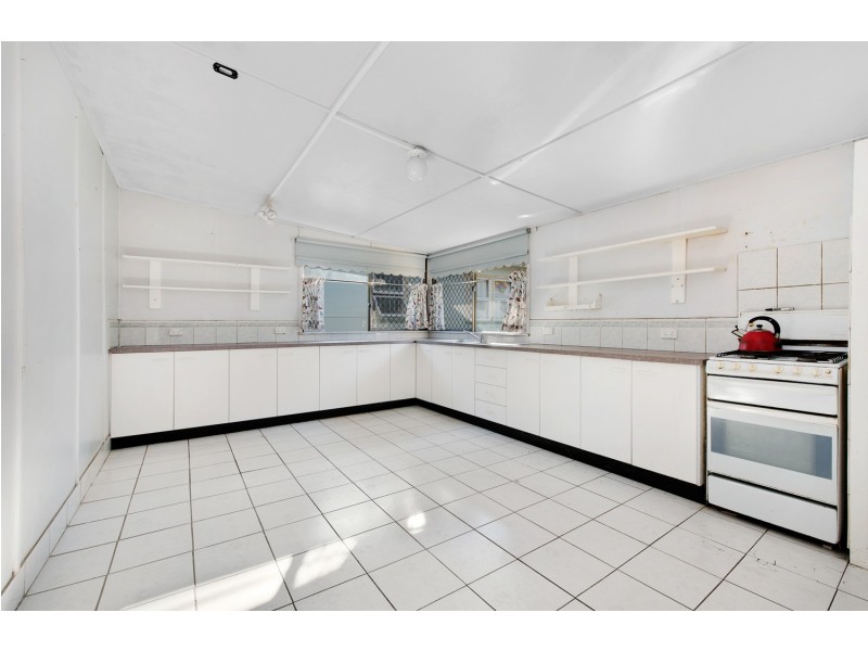 78 Ellen Street, Woody Point QLD 4019