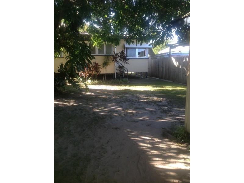 34 Hardiman Street, Woody Point QLD 4019