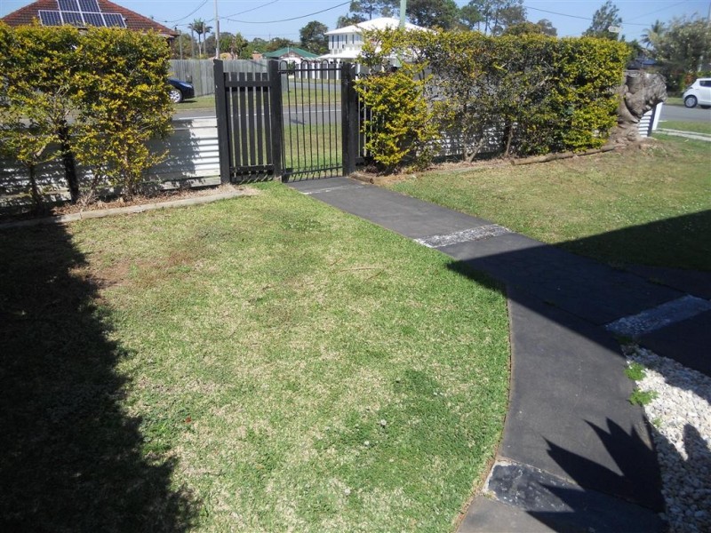 82 Ellen Street, Woody Point QLD 4019
