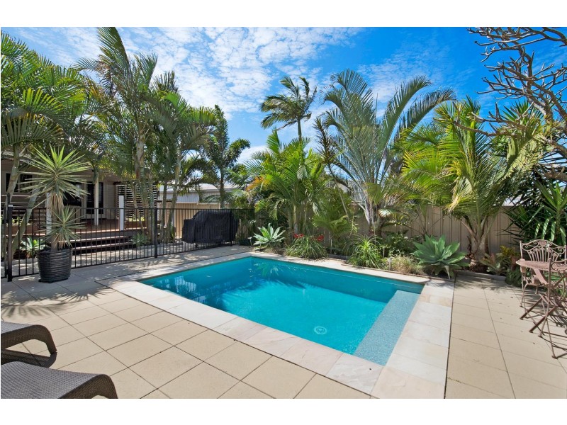 1 Short Street, Woody Point QLD 4019
