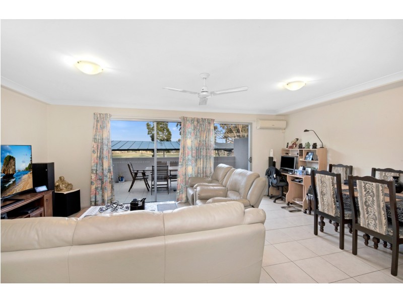 2/249 Oxley Avenue, Margate QLD 4019