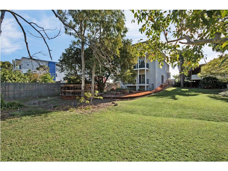 60 Oxley Avenue, Woody Point QLD 4019