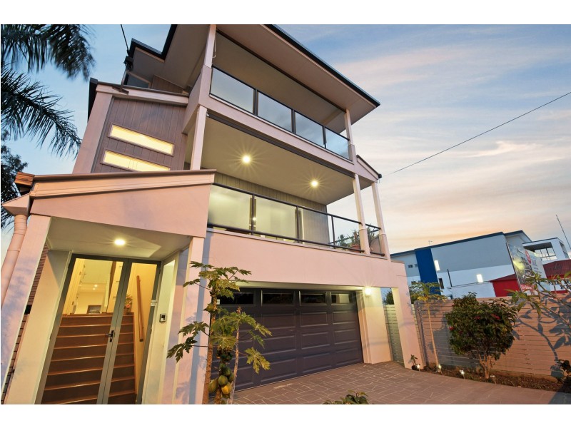60 Oxley Avenue, Woody Point QLD 4019
