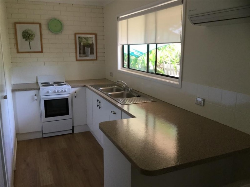 4/25 Annie Street, Woody Point QLD 4019