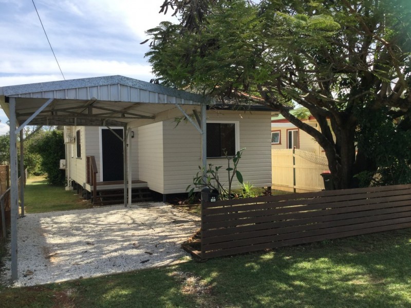 77 King Street, Woody Point QLD 4019